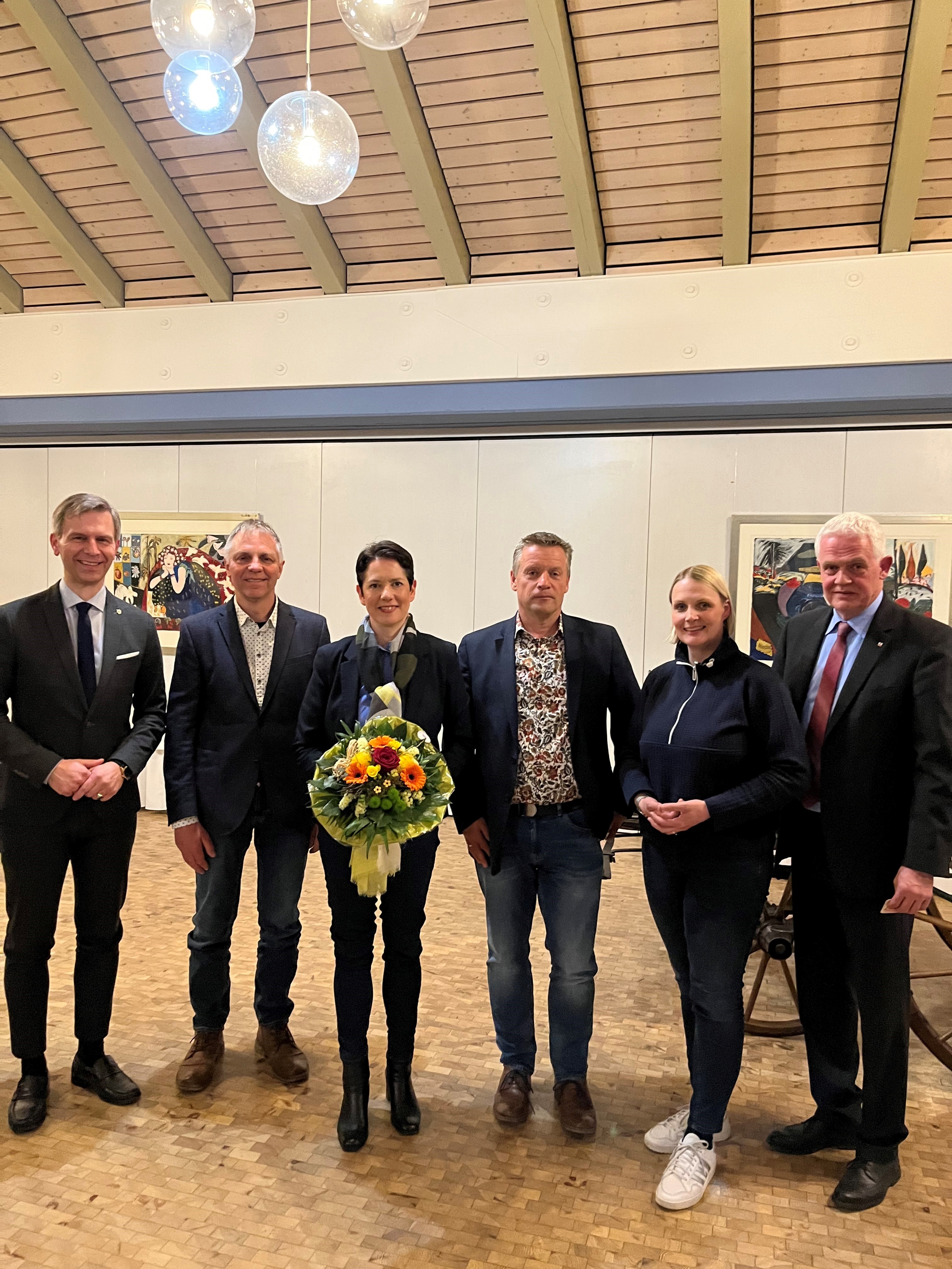 Auf dem Foto (v. l.): Stephan Wolters MdL, Franz Kolmans (Vorsitzender Agrarausschuss CDU-Kreisverband Kleve), Ministerin Silke Gorien, Heinz-Josef Hensen, Charlotte Quik MdL und Dr. Gnther Bergmann MdL