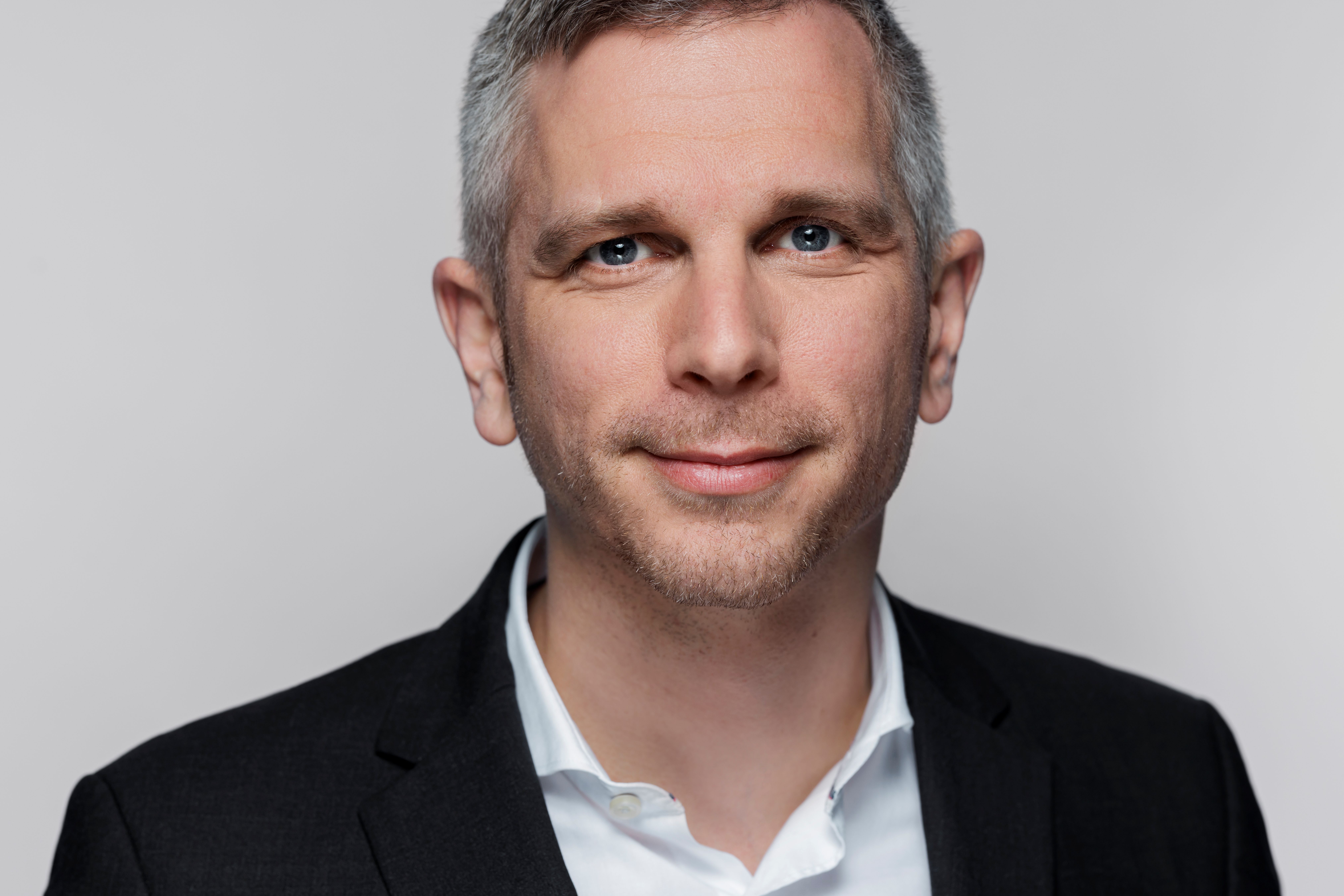 �B�ro Sascha van Beek MdB
