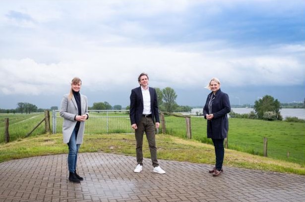 Foto (CDU Kreisverband Wesel): Julia Zupancic, Sascha van Beek und Charlotte Quik Md: (von links)
